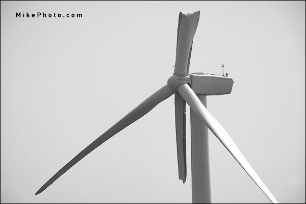 Wind Turbine with collapsed blade in the farm fields of Ontario